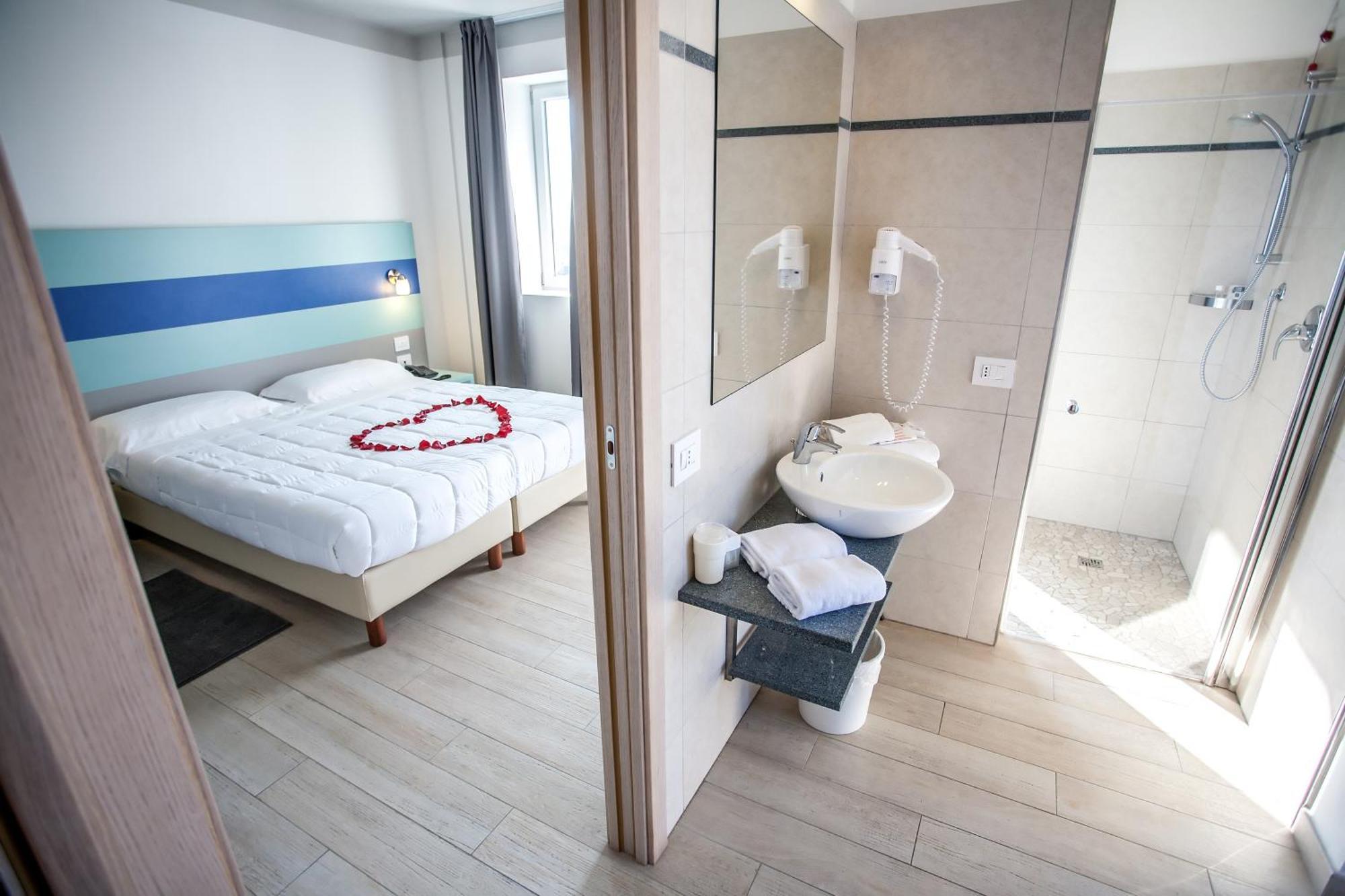 Hotel Oceanomare Punta Marina Quarto foto